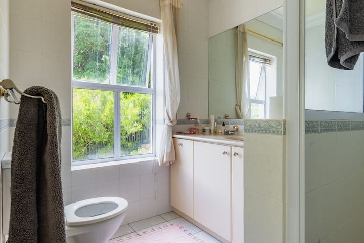 To Let 4 Bedroom Property for Rent in Hout Bay Western Cape